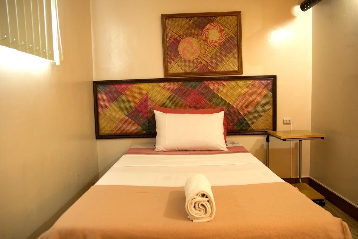 Hotel Bahay Ni Tuding - House Of Tuding Davao Exterior foto