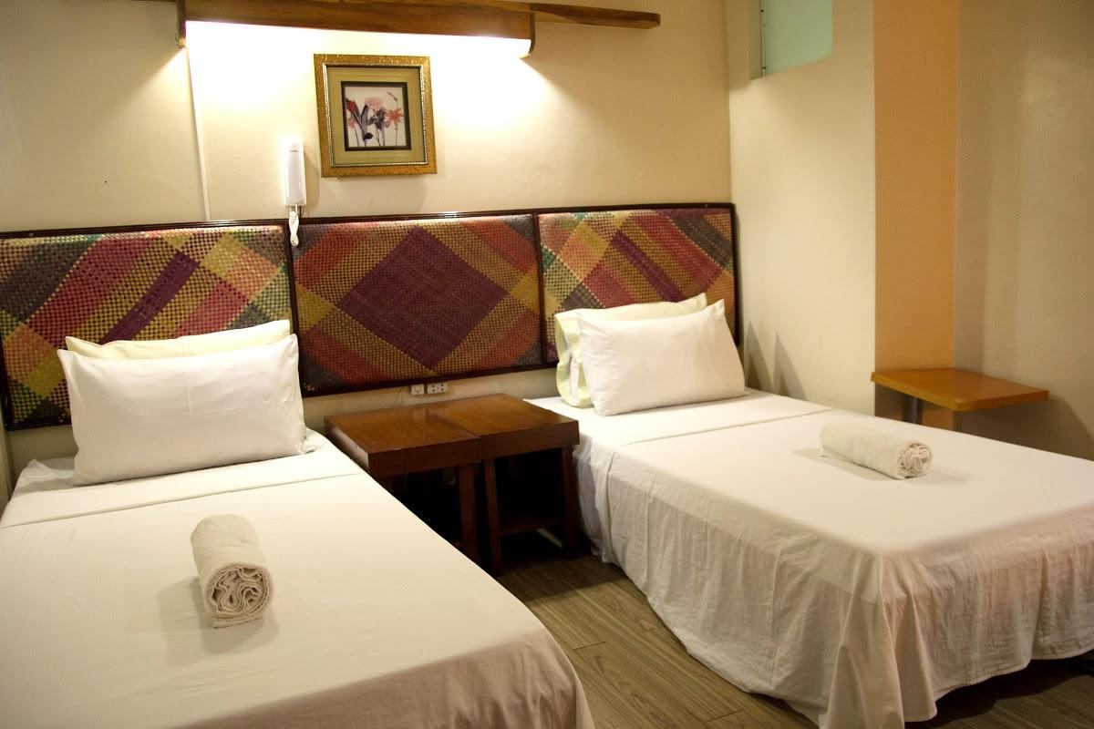 Hotel Bahay Ni Tuding - House Of Tuding Davao Exterior foto